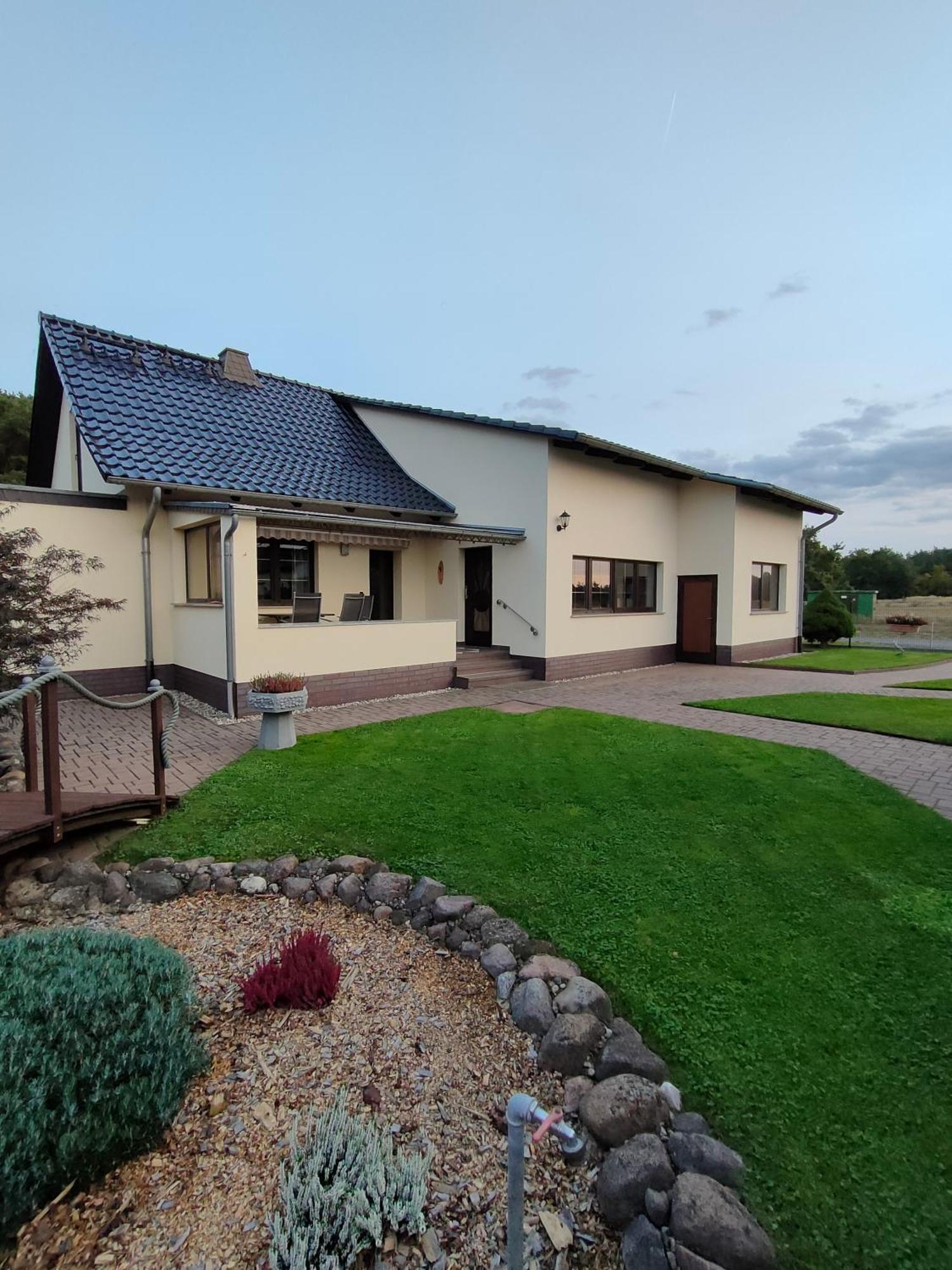 Villa Haus Am Waldrand Vetschau Esterno foto